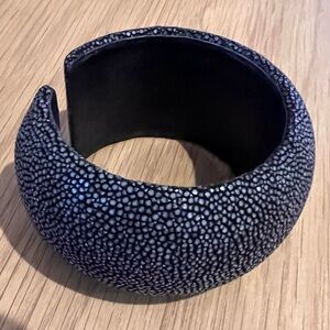 Shagreen bracelet in deep ink blue